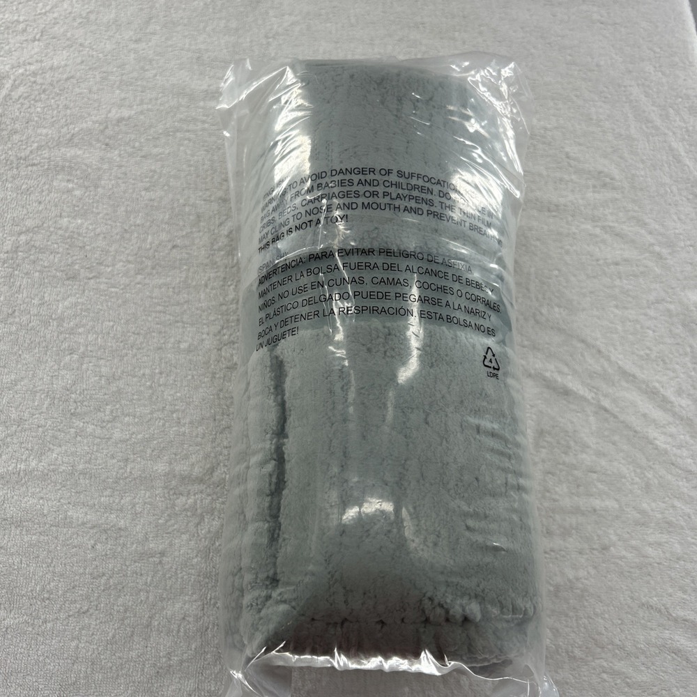 Ulta Limited Plush Throw Blanket 50"×60" Sage Green Holiday Seal NEW 2025 Bagged - Picture 4 of 6